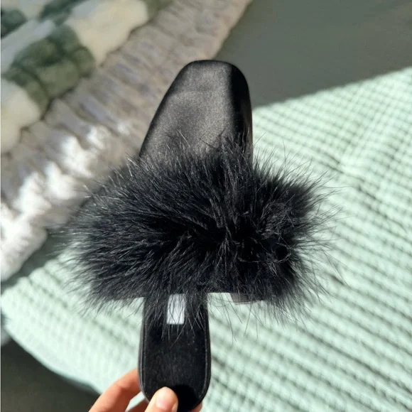 NWOT Sleeper Satin Mules - Picture 4 of 8